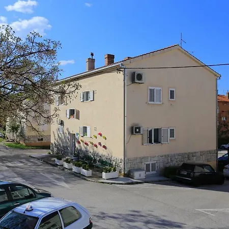 With A Parking Space - 16431 Πανσιόν Μακάρσκα